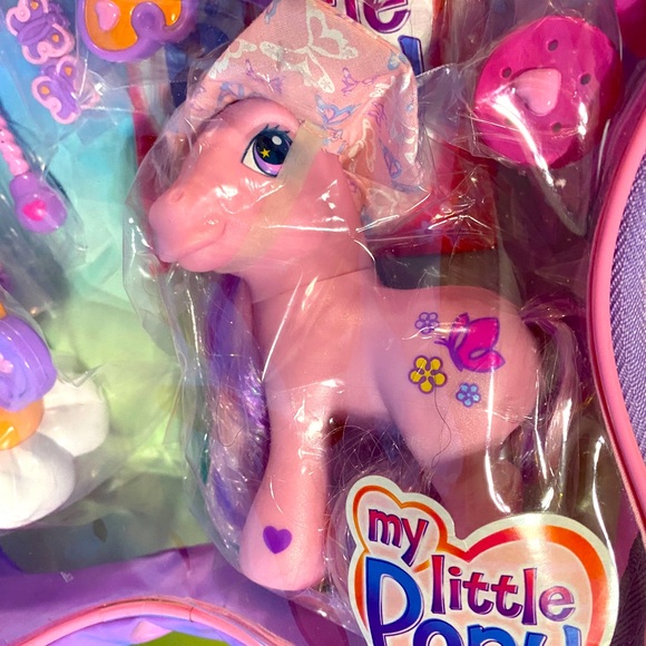 MY LITTLE PONY G3 VTG 2004 BUTTERFLY SURPRISE WITH AVALONIA PONY PLAYET COMPLETE - Picture 9 of 16